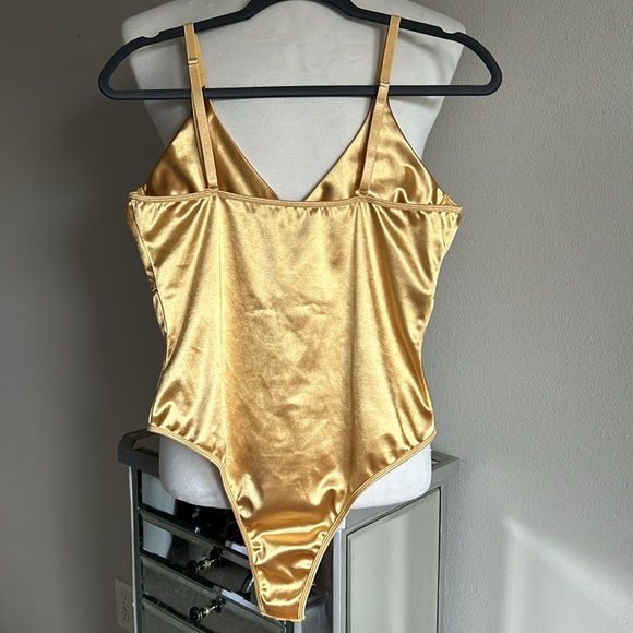 Womens Gold Satin Wireless Leotard Bodysuit w/ Adjustable Straps - Size L - Picture 6 of 11